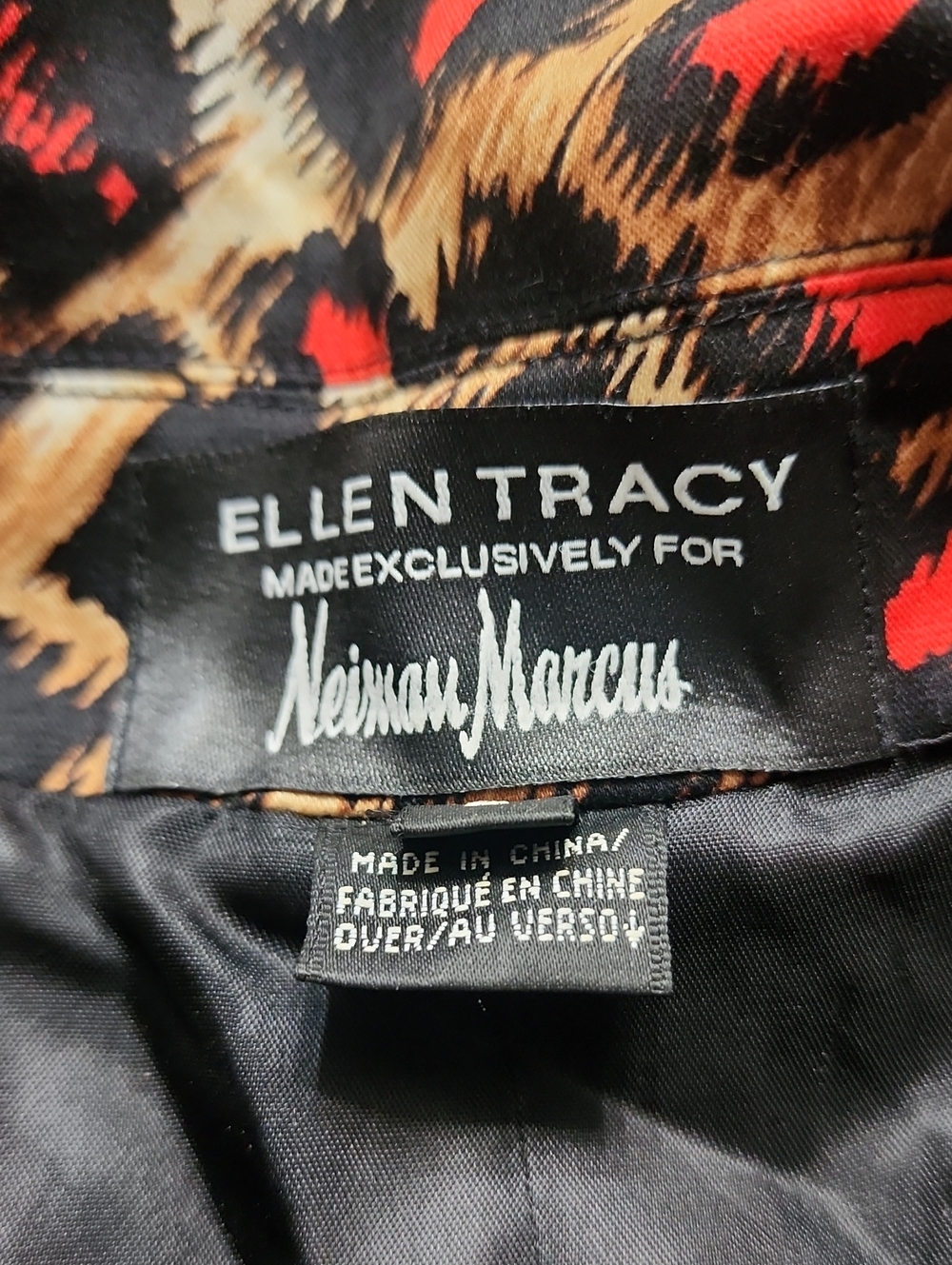 Ellen Tracy Neiman Marcus Womans Black Pants with Red & Brown Print